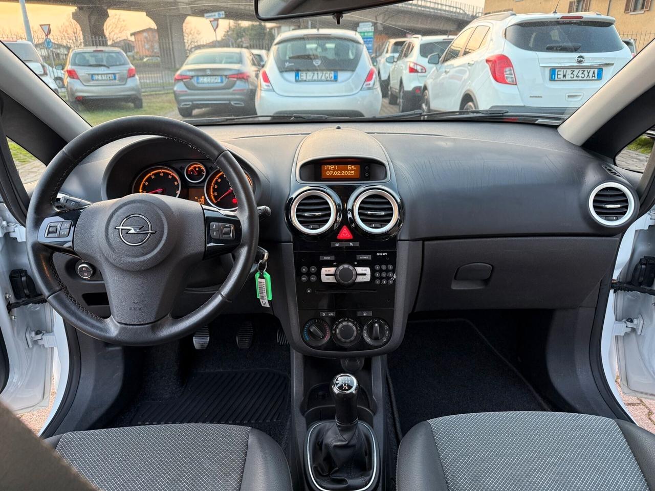 Opel Corsa 1.4 16V 5 porte OK NEOPATENTATI