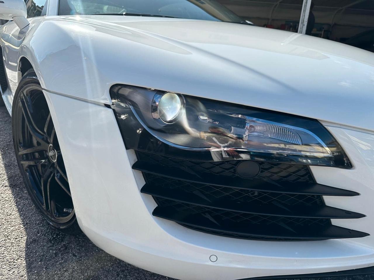 Audi R8 4.2 V8 FSI quattro R tronic