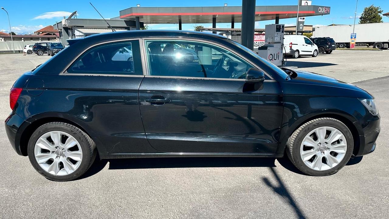 Audi A1 1.6 TDI Attraction KM CERTIFICATI-UNICO PROPRIETARIO