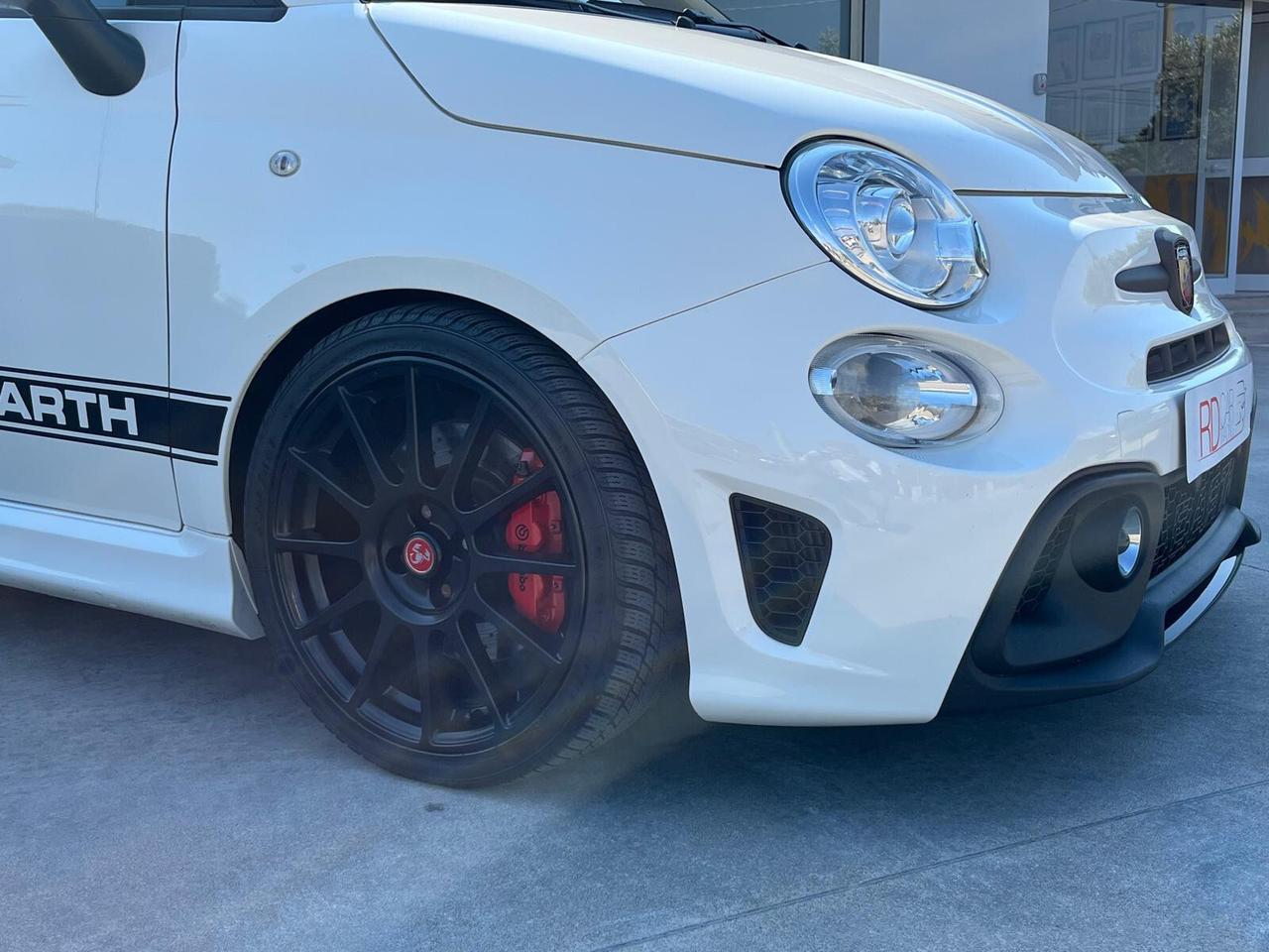 Abarth 595 1.4 Turbo T-Jet 180 CV Esseesse
