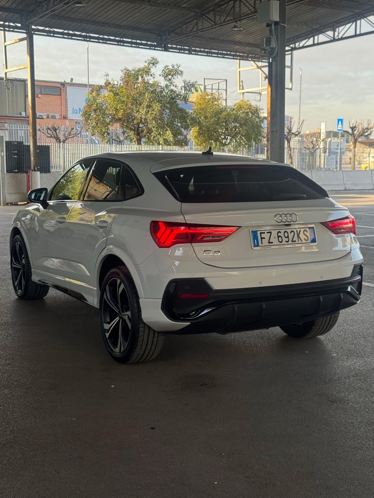 Audi Q3 35 TDI S tronic line edition 2.0 150cv automatica 12 mesi garanzia