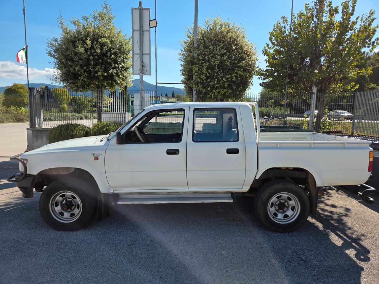 Toyota Hilux 2.4 D 4WD Extracab DC Pick-up
