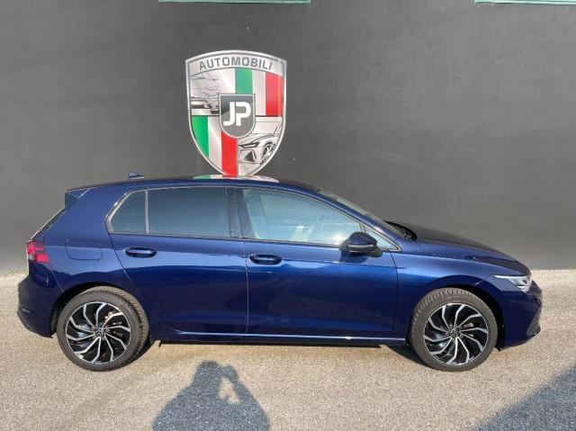 Volkswagen Golf 1.0 etsi 110cv dsg Luci amb PDC Vetri Scuri