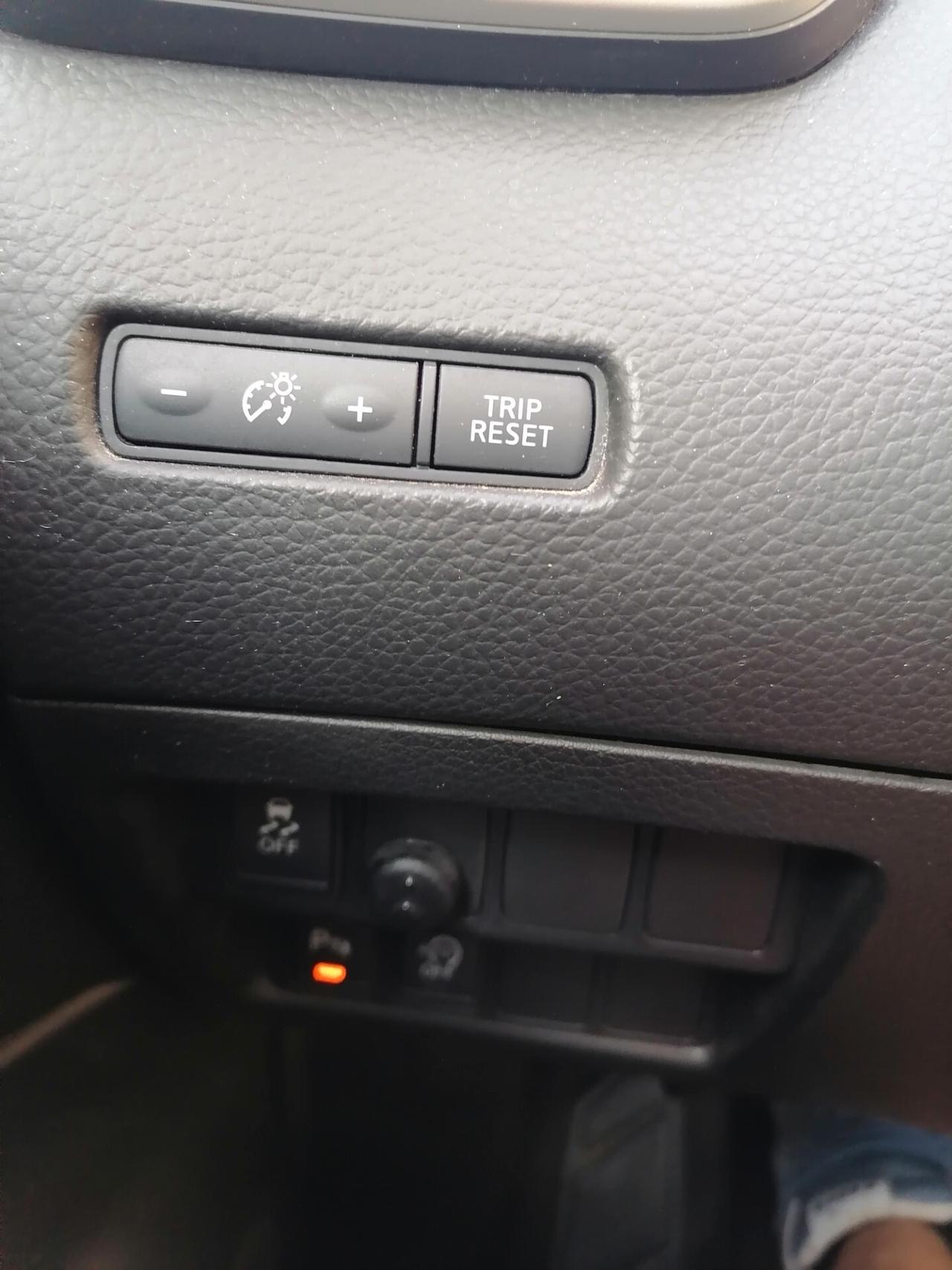 Nissan Qashqai 1.5 dCi DPF TEKNA TETTO FULL
