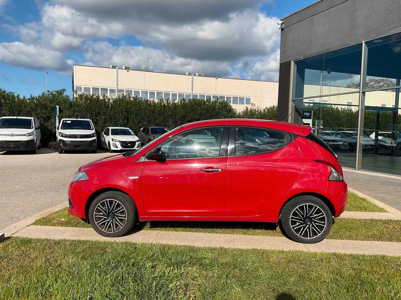 Lancia Ypsilon 1.2 69 CV 5 porte S&S Platinum