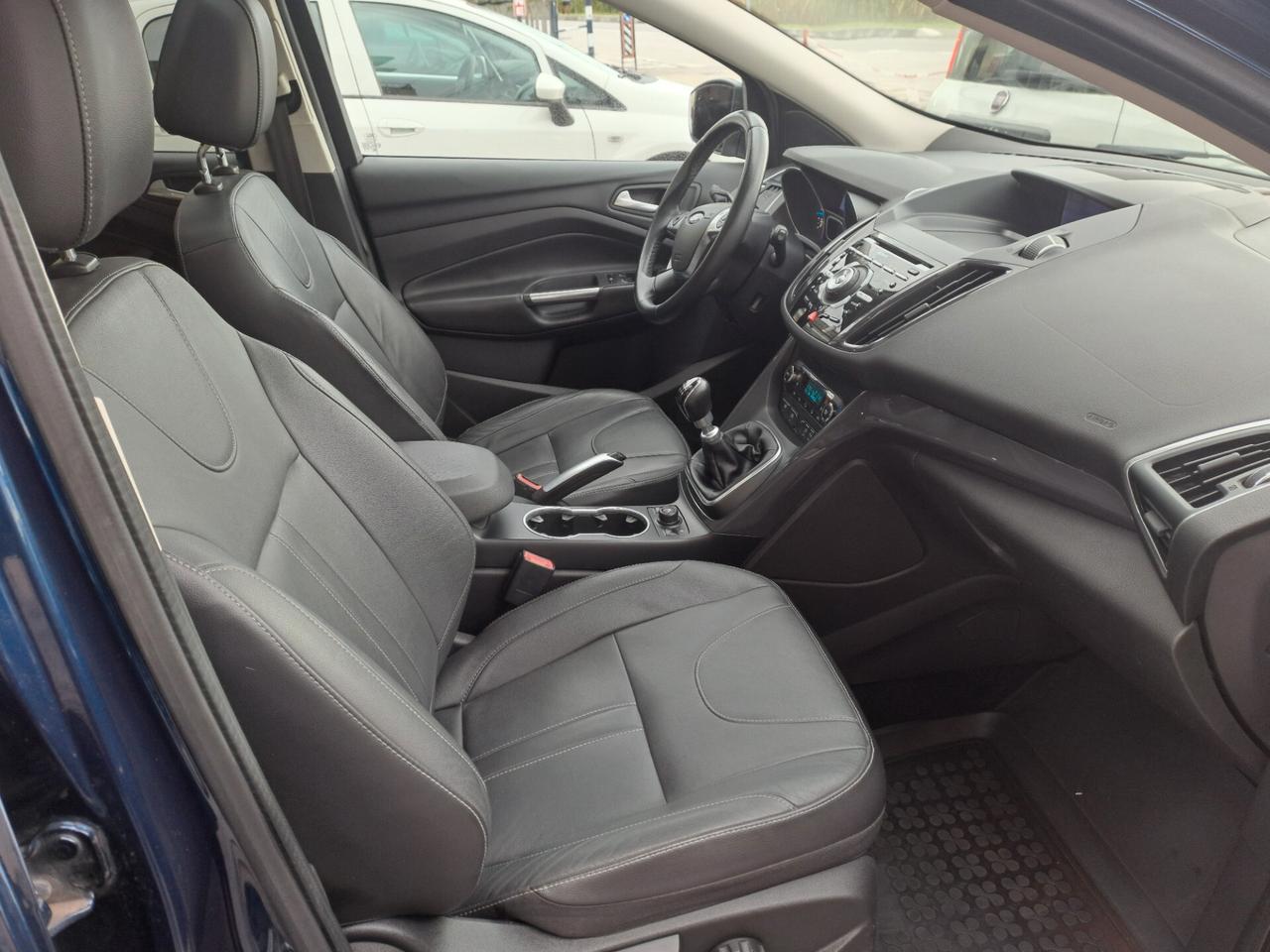 Ford Kuga 2.0 TDCI 140CV 4WD Titanium - PANORAMA