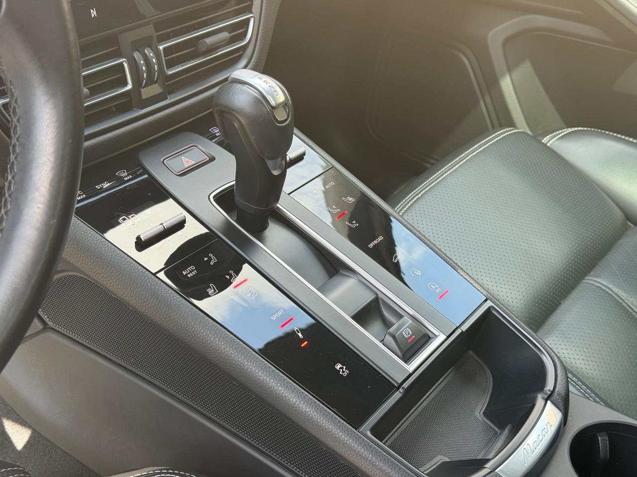 Porsche Macan 2.0 265 cv Led Pelle Tetto Panoramico Apr. Camera 360* 21 Felgen