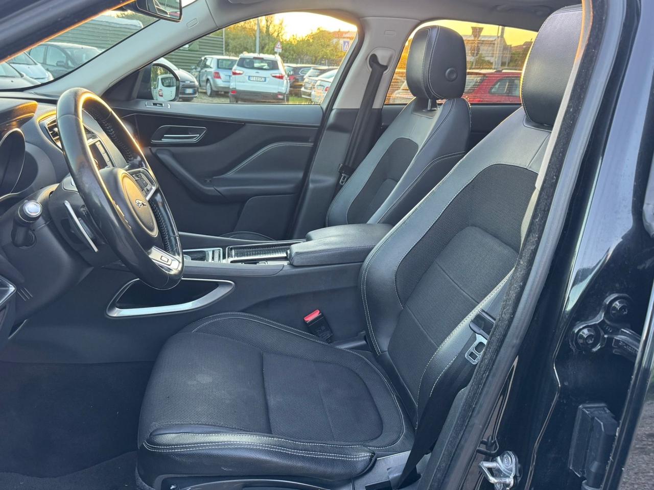 Jaguar F-Pace 2.0 D 180 CV AWD aut. R-Sport