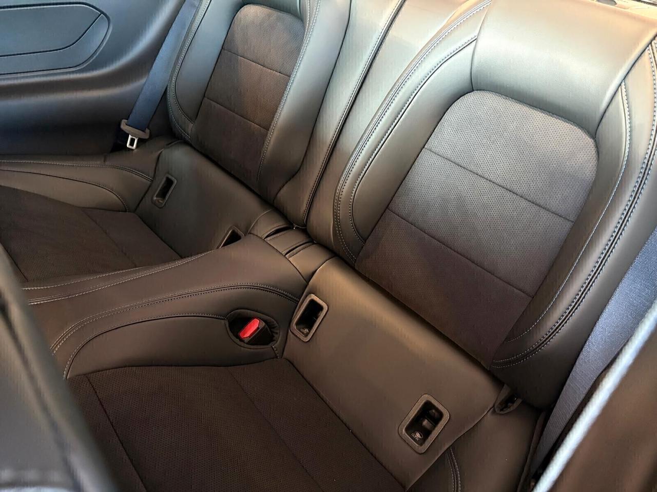 Ford Mustang Fastback DARK HORSE 5.0 V8 453 CV 6mt