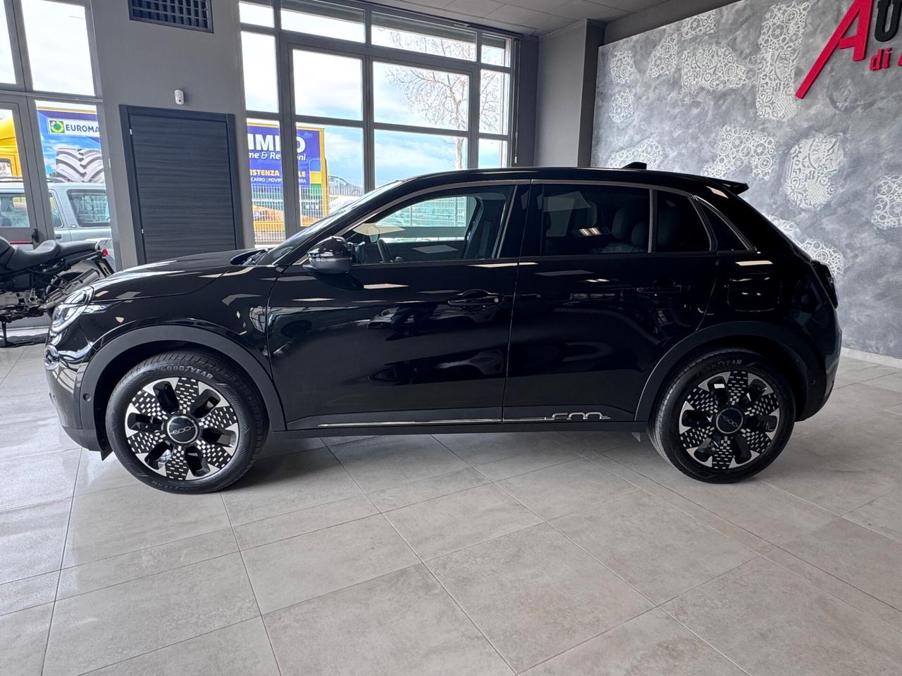 FIAT 600 HYBRID AUTOMATICA LA PRIMA MY2025