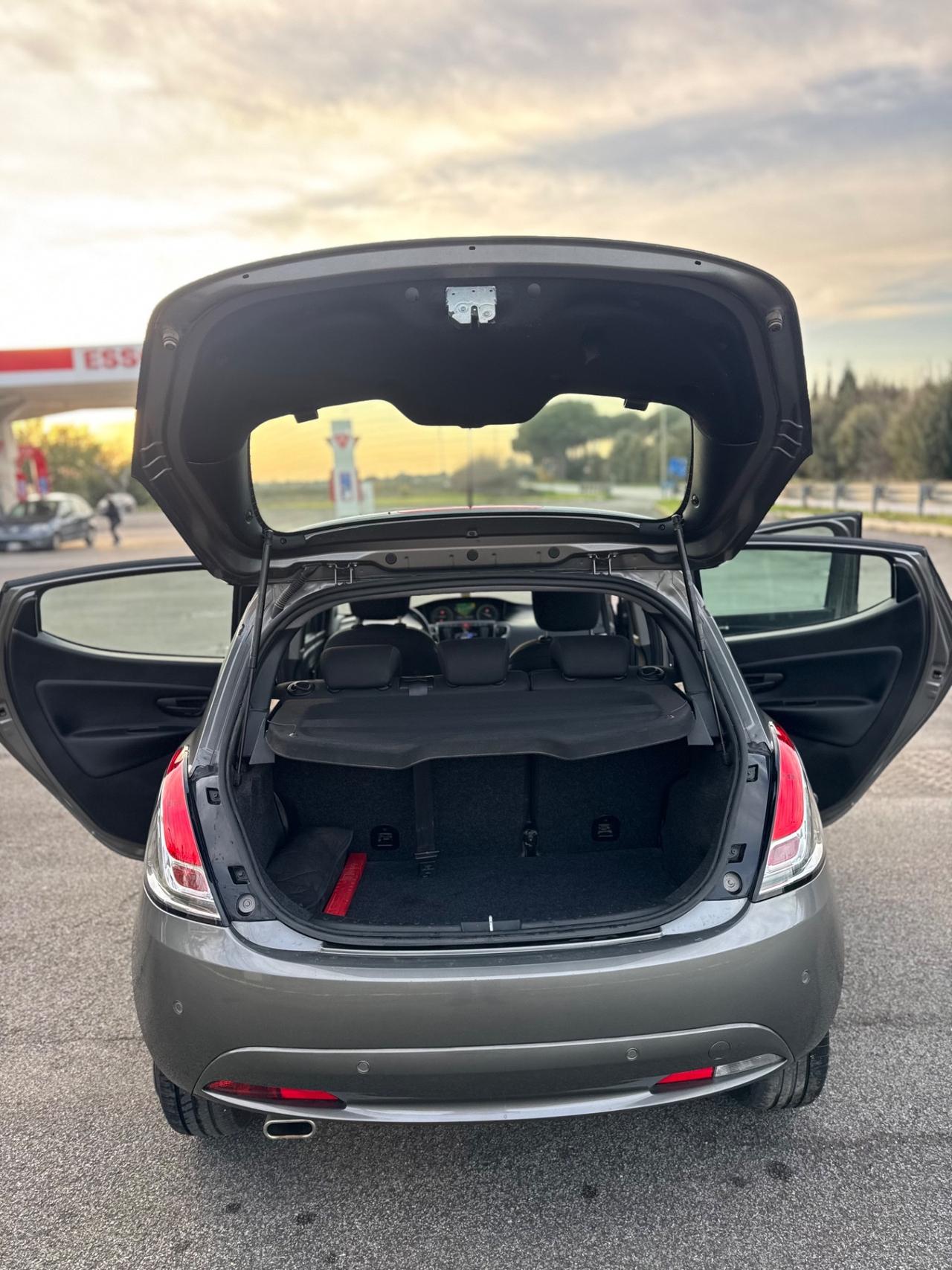 Lancia Ypsilon 1.2 69 CV 5 porte GPL Ecochic Gold