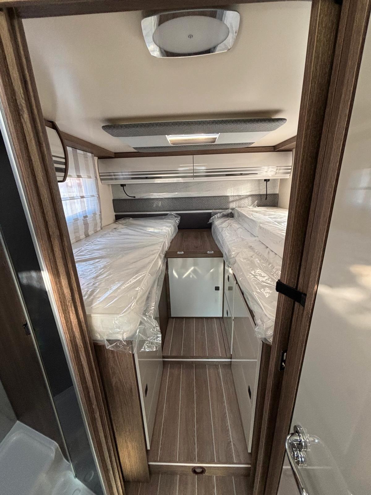 Ci International Magis 87 Integral Selekt camper