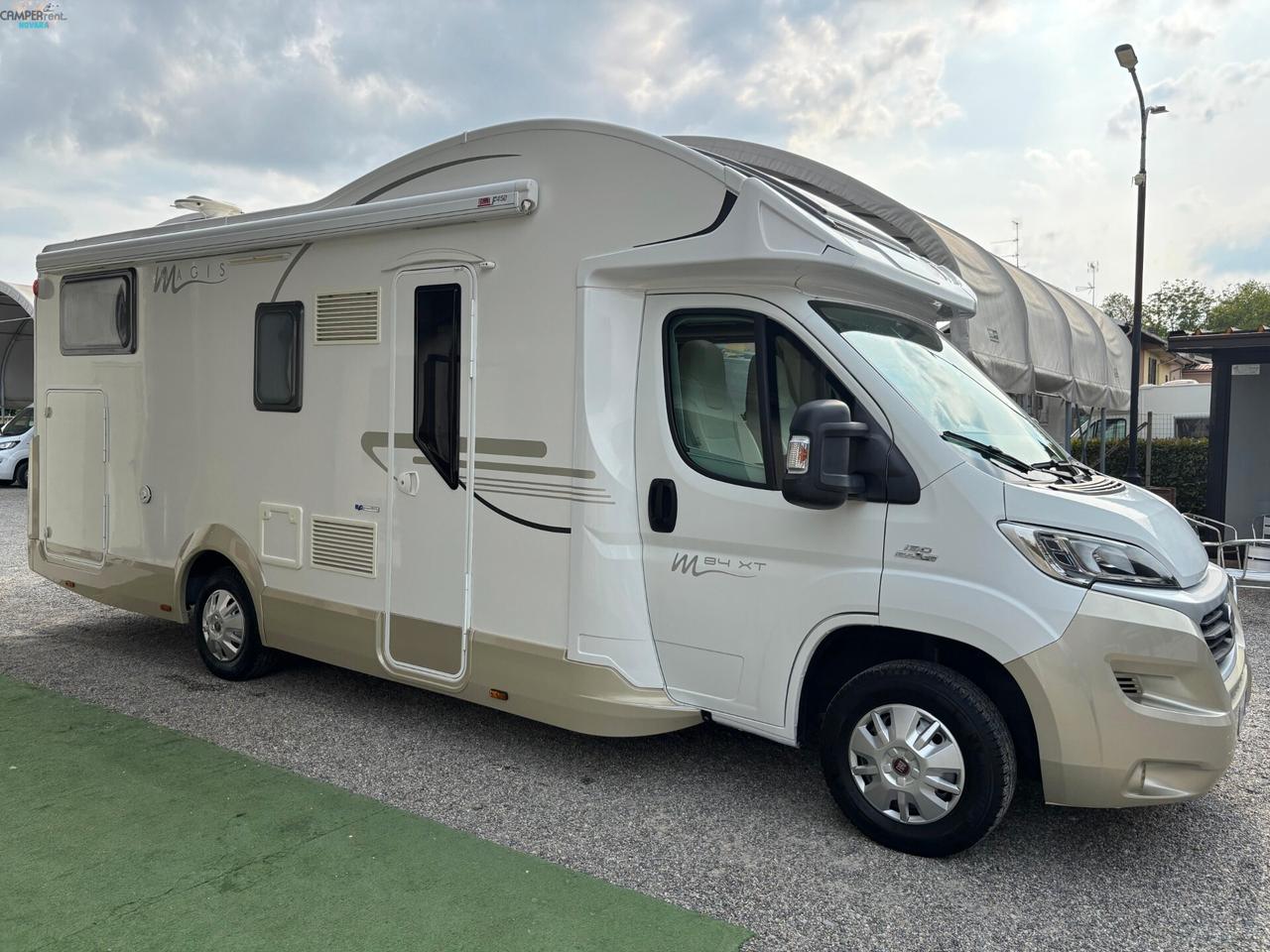 CI MAGIS 84 XT - SEMINTEGRALE CON LETTI GEMELLI IN CODA ED AMPIO GARAGE