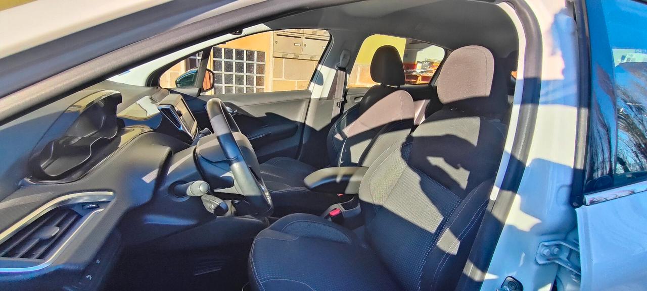 Peugeot 208 BlueHDi 100 S&S 5 porte Allure