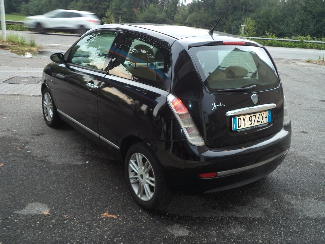 Lancia Ypsilon 1.2 Platino OK NEOPATENTATI 5 POSTI