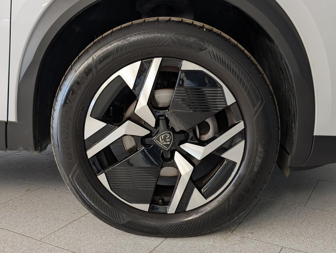 Peugeot 2008 ii 1.2 puretech 100cv Allure