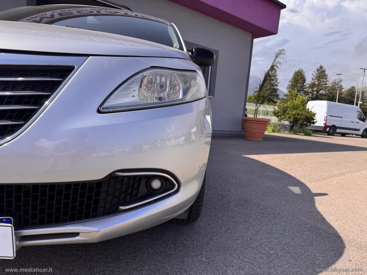 LANCIA Ypsilon 1.2 69 CV 5p. GPL Ecochic Silver