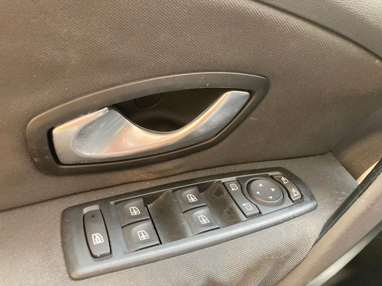 Renault Megane 1.6 -99000 KM- 2009