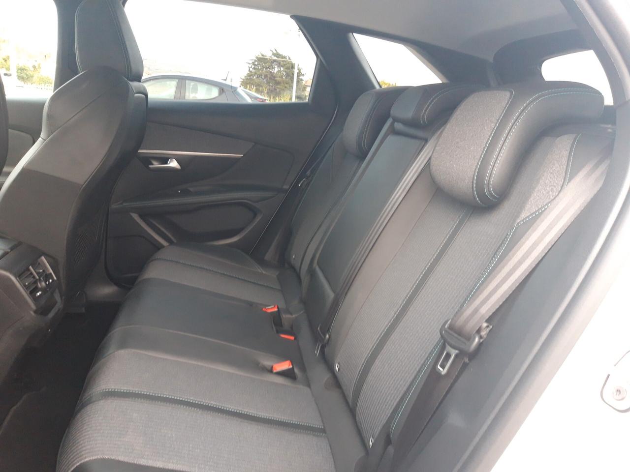 Peugeot 3008 BlueHDi 130 S&S EAT8 Allure