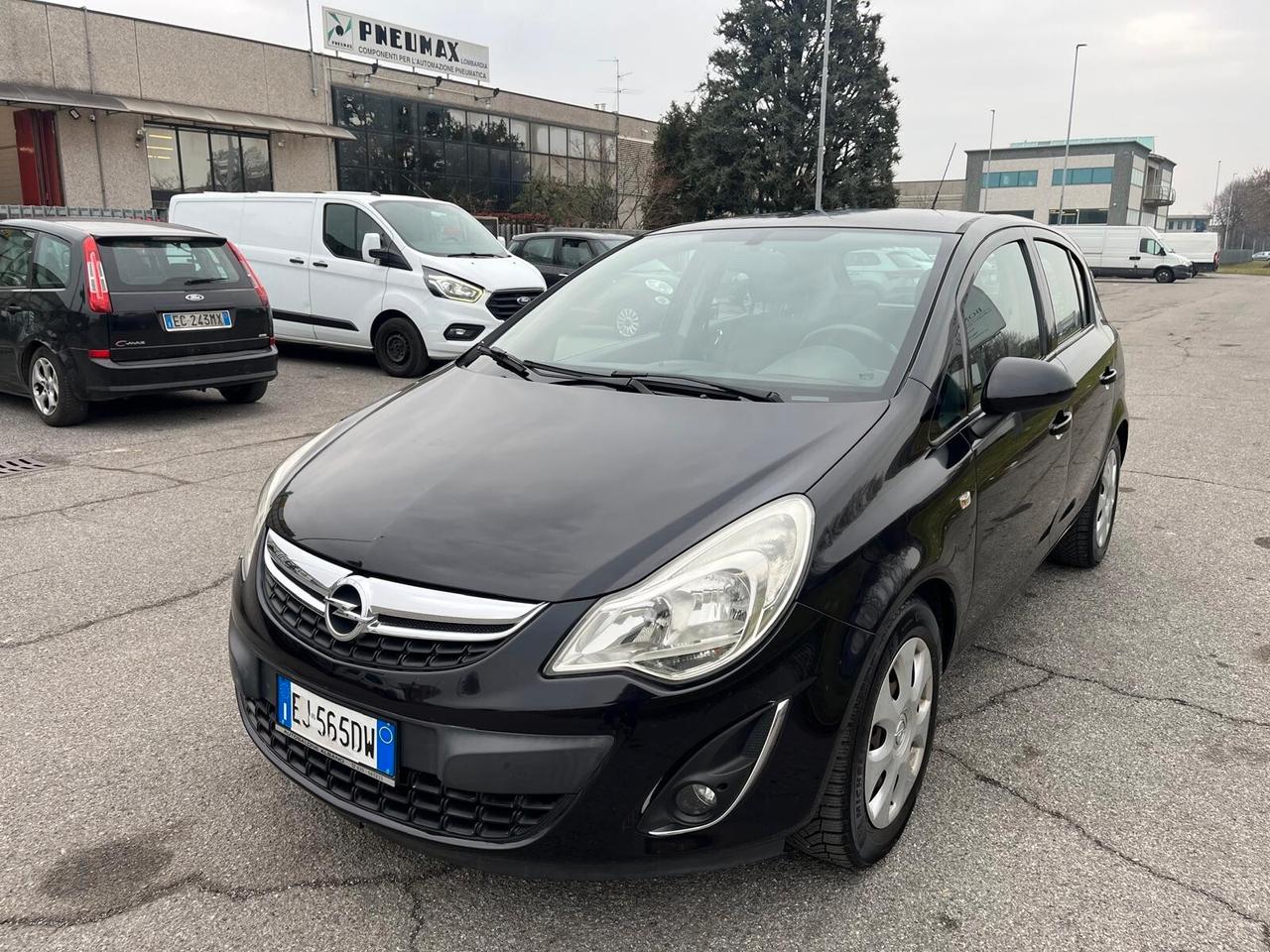 Opel Corsa 1.2 5 porte Club **NEOPATENTATI**