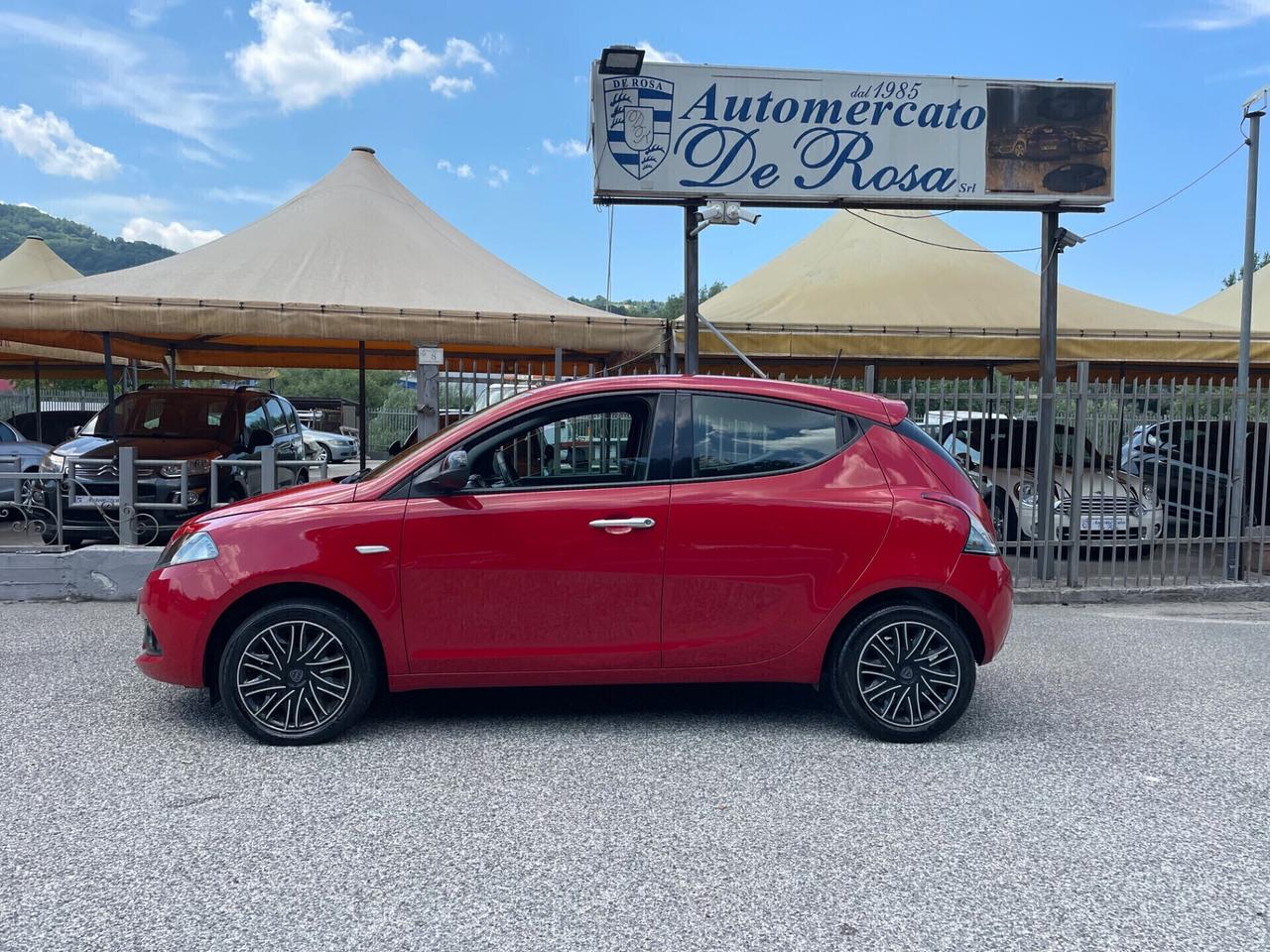 Lancia Ypsilon 1.0 FireFly 5 porte S&S Hybrid Ecochic Gold