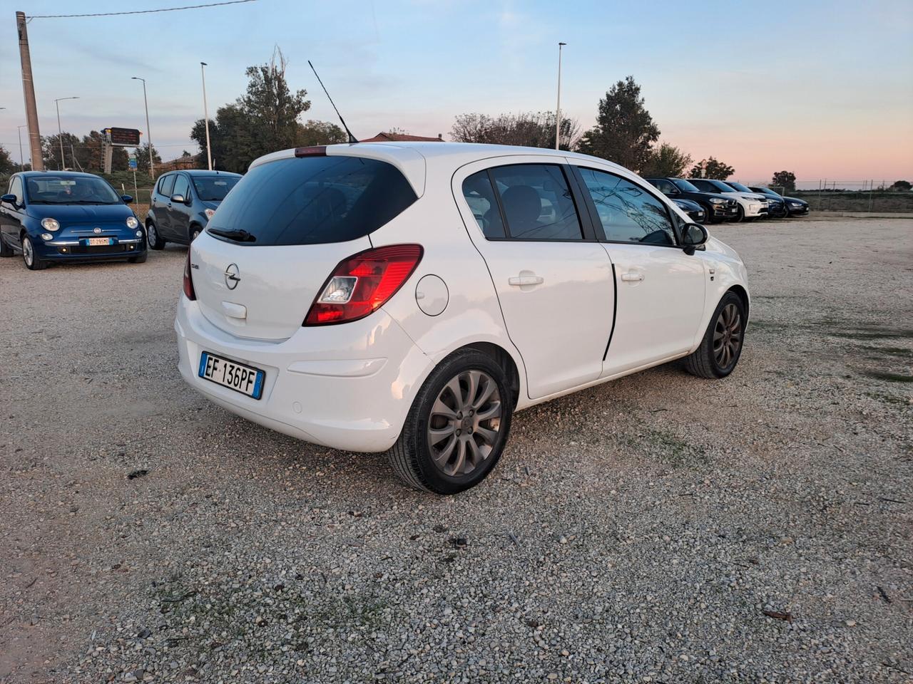 Opel Corsa 1.4 16V 5 porte Cosmo