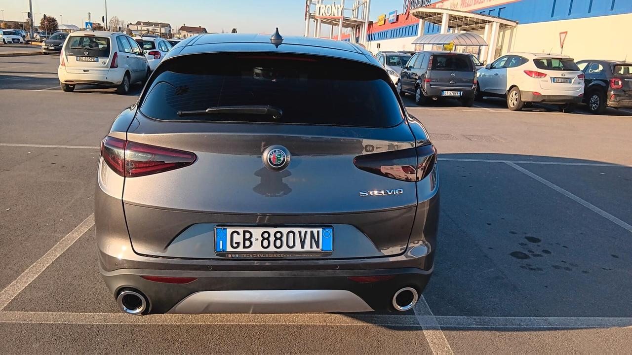 Alfa Romeo Stelvio 2.2 Turbodiesel 160 CV AT8 RWD Business