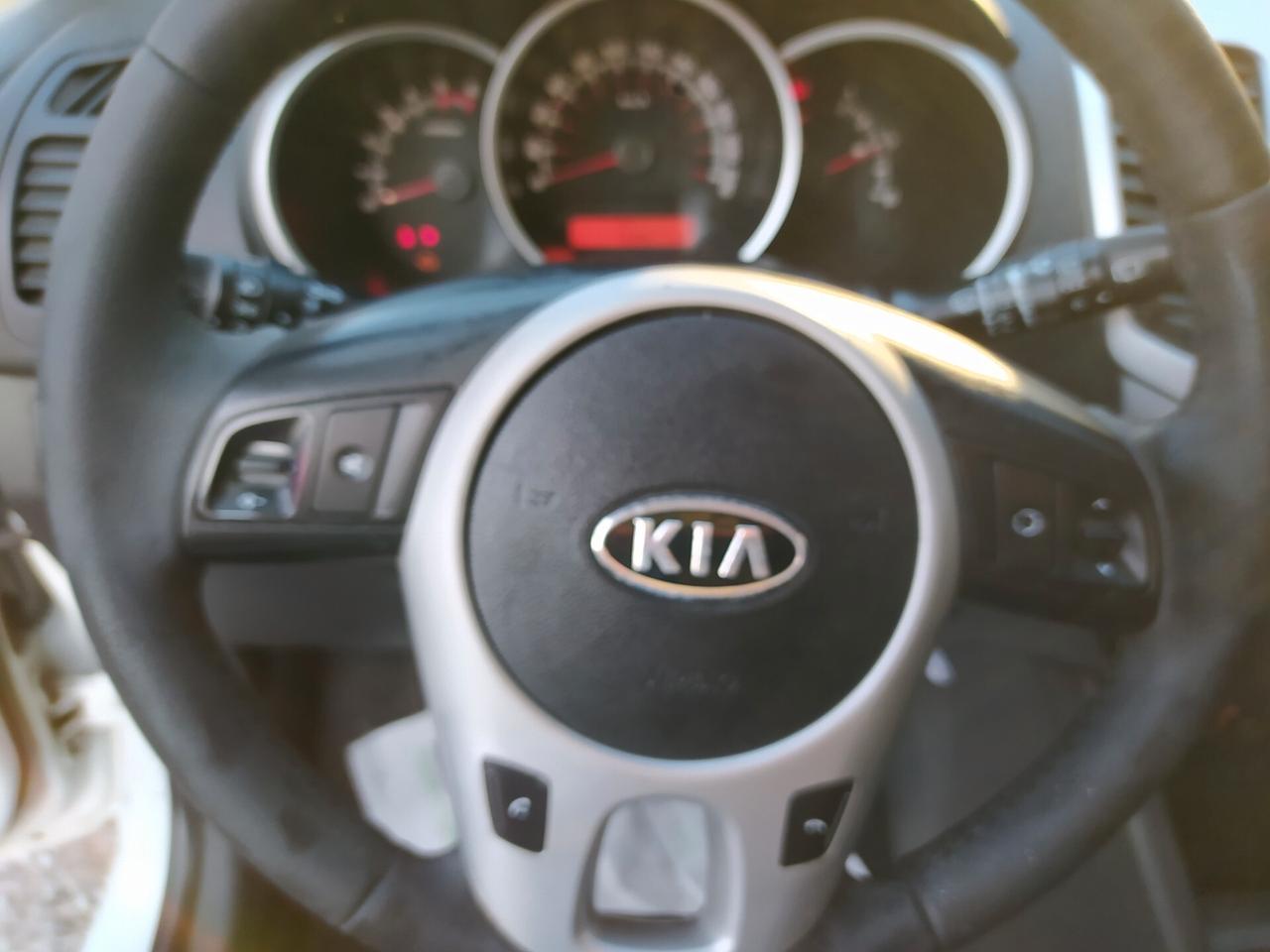 Kia Venga 1.4 CRDi 90Cv Neopatentati