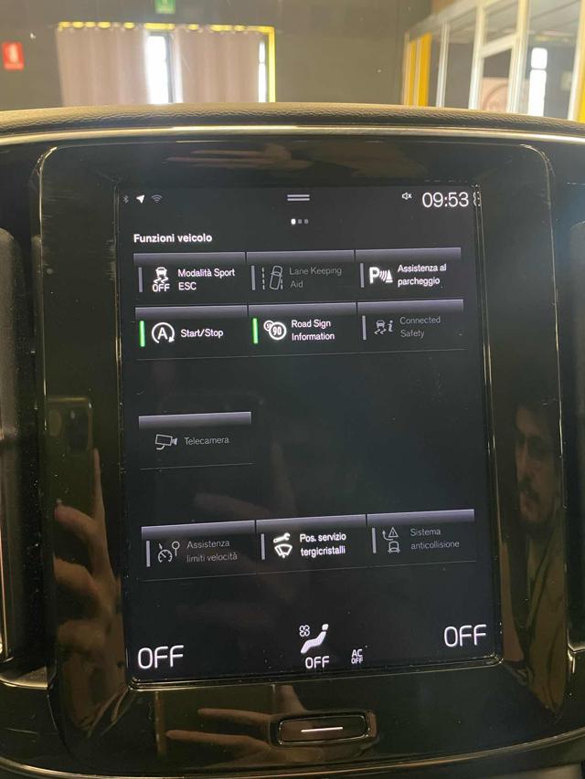 VOLVO XC40 D3 AWD Geartronic Momentum