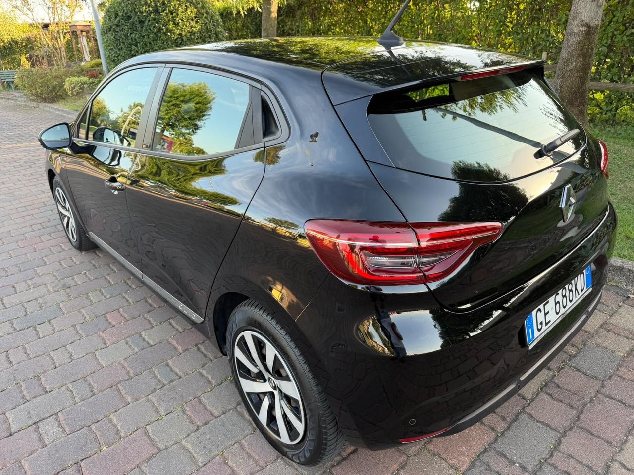 Renault Clio Full Hybrid E-Tech 140 CV 5 porte Initiale Paris