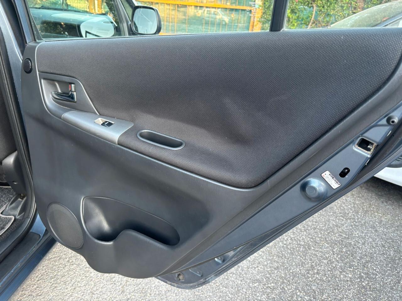 Toyota Corolla Verso 2.0 tdi D-4D OK Neopatentati