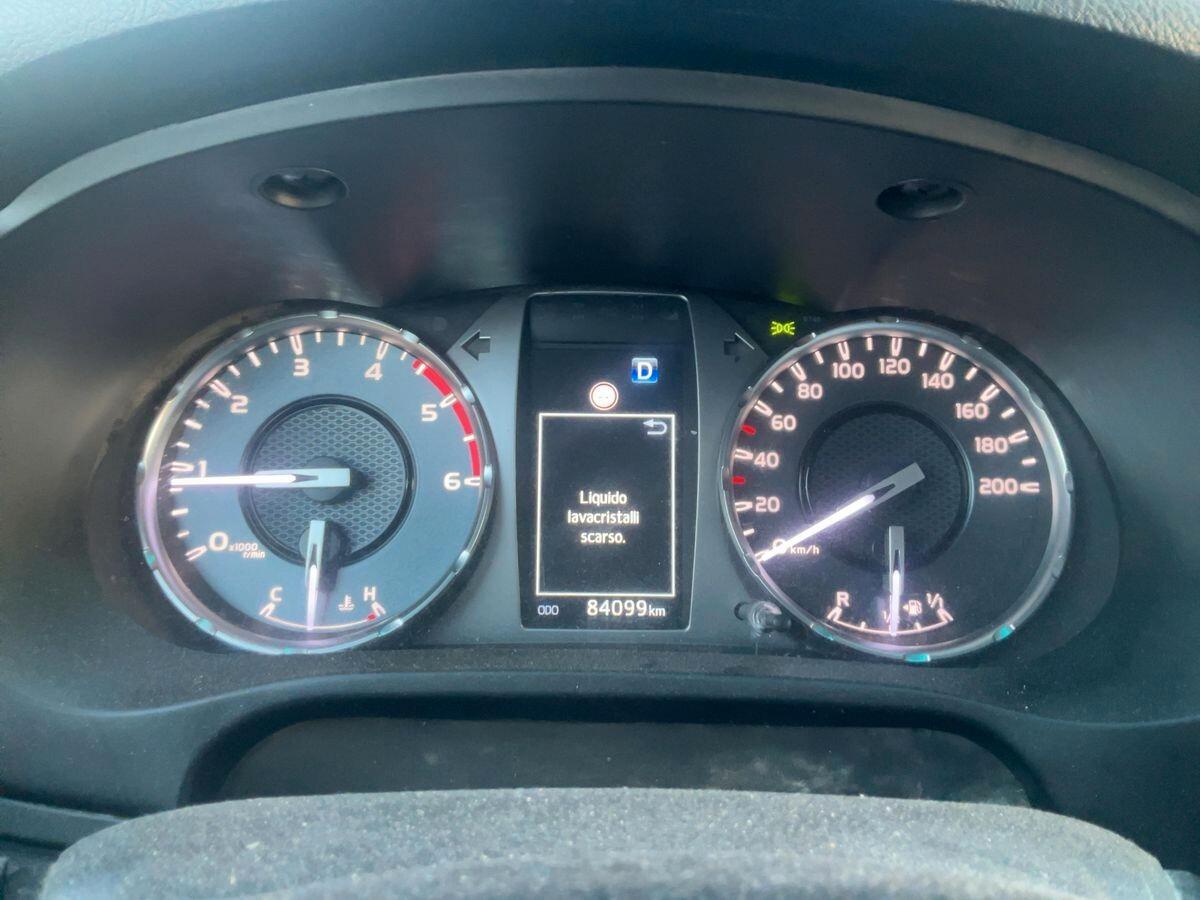 Toyota Hilux 2.8 D-4D Double Cab Executive 4x4 204CV | 02/2022 | 84.200 km