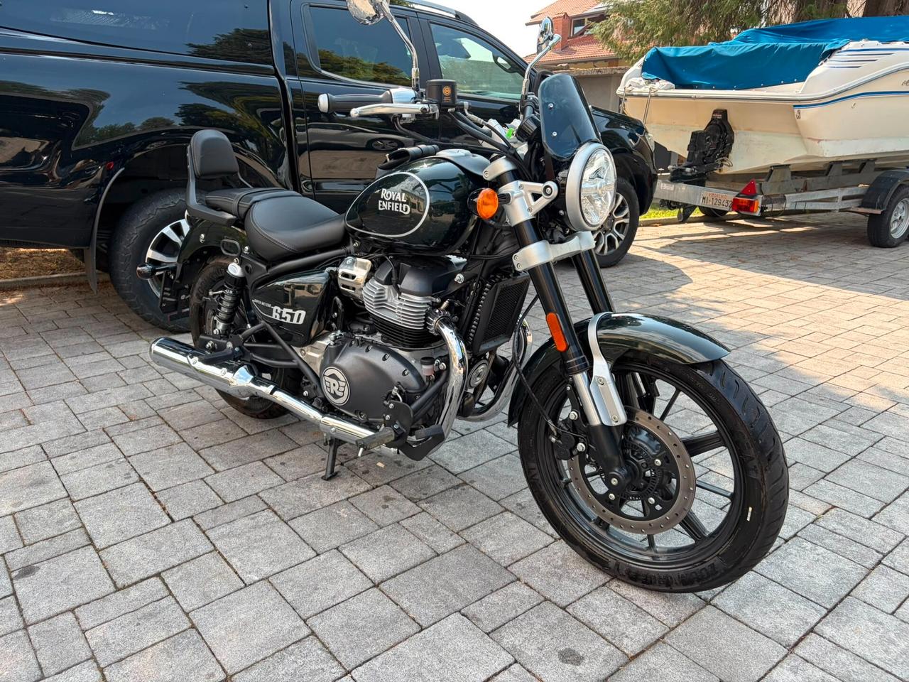Royal Enfield Super Meteor Pari al nuovo ..SUPER ACCESSORIATA