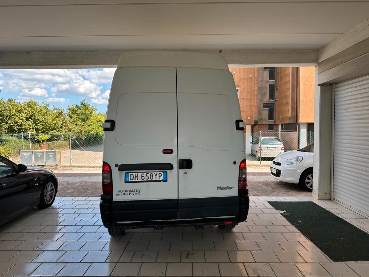 Renault Master 2.5 DCI (12 RATE)