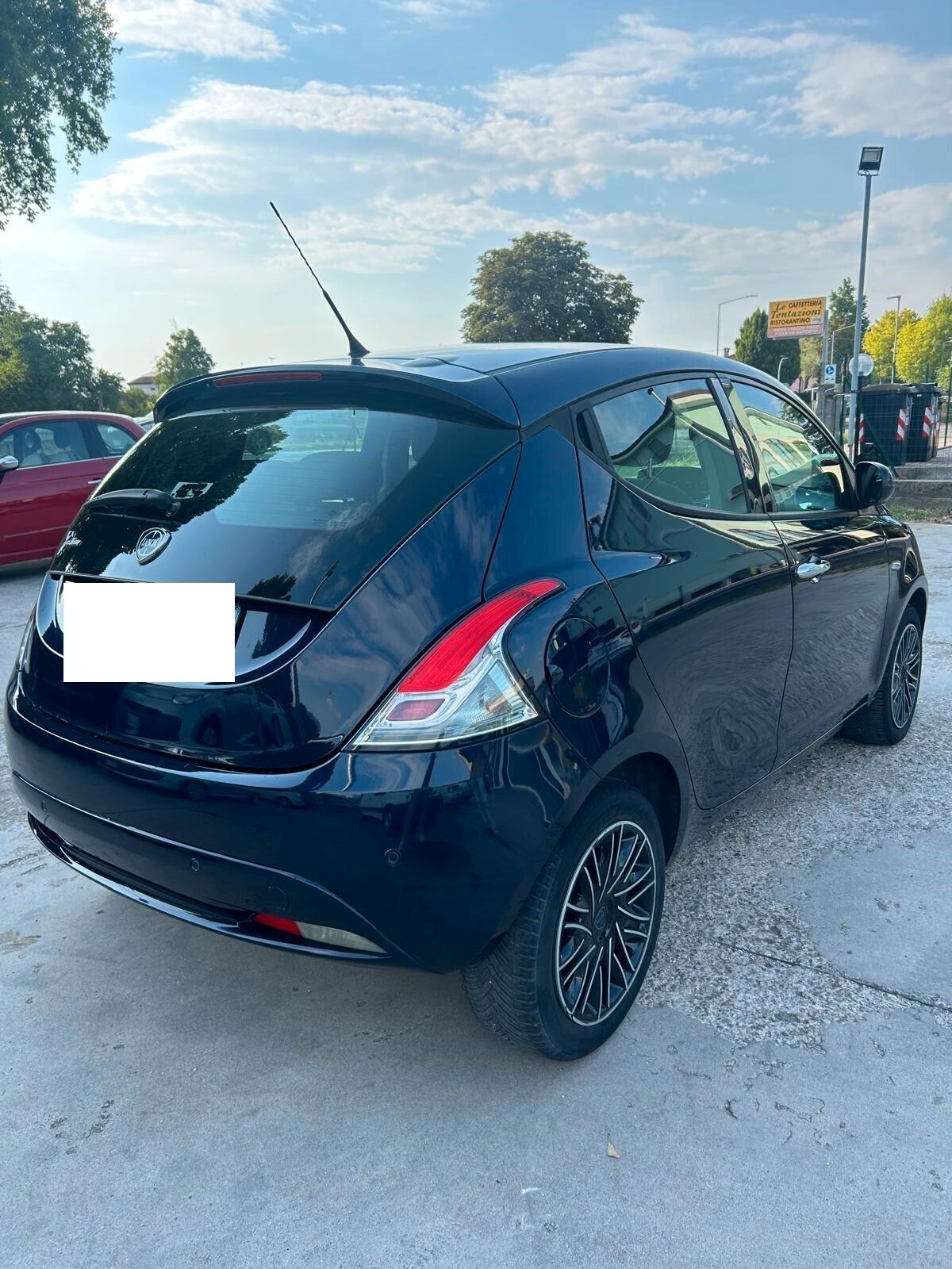 Lancia Ypsilon 1.3 MJT 16V 95 CV 5 porte S&S Gold OK NEO PATENTATI