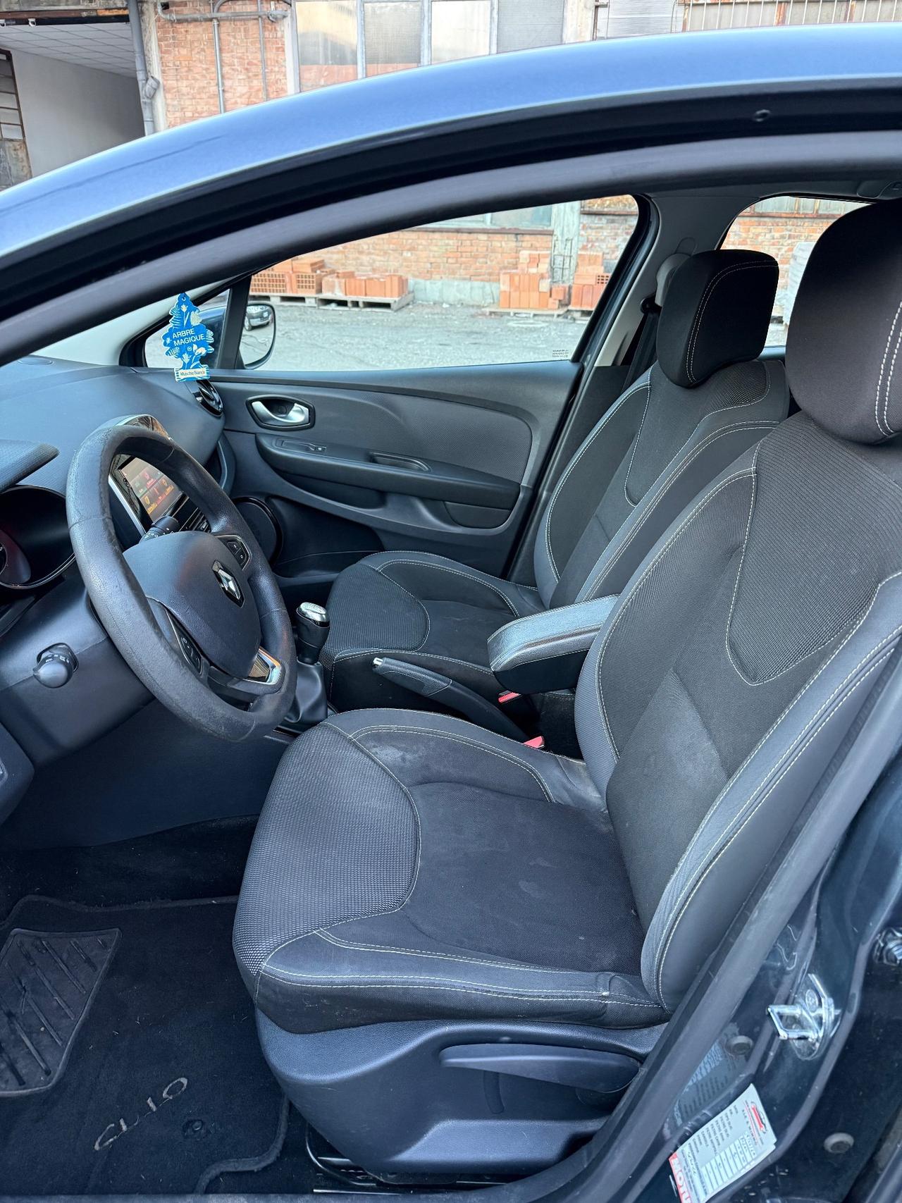 Renault Clio 1.2 75CV 5 porte Zen