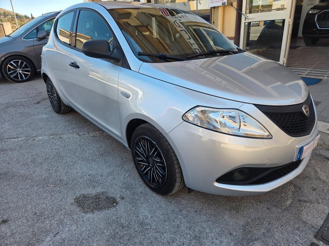 LANCIA YPSILON ANNO 2018 1.2 BENZ GPL KM 120000 CERTIF
