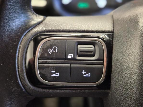 Citroen C3 1.2 puretech Shine 82cv - NEOPATENTATI - Cam - Carplay