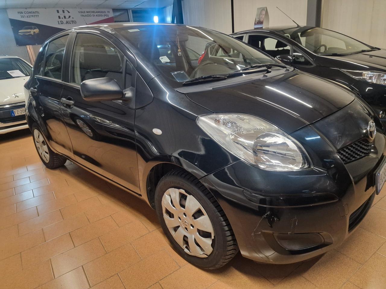 Toyota Yaris 1.0 5 porte Now, 102 mila chilometri