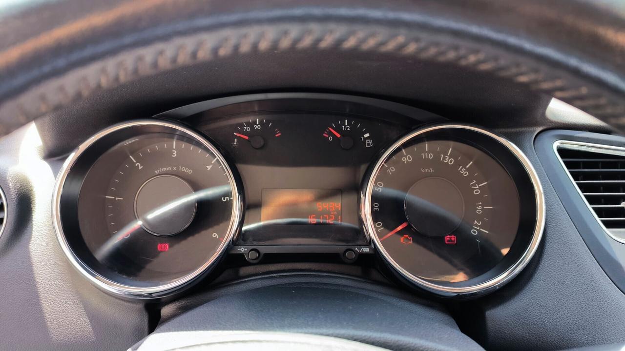 Peugeot 5008 1.6 HDi 110CV - 7 posti