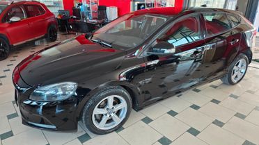 Volvo V40 D2 1.6 summum (84kw)