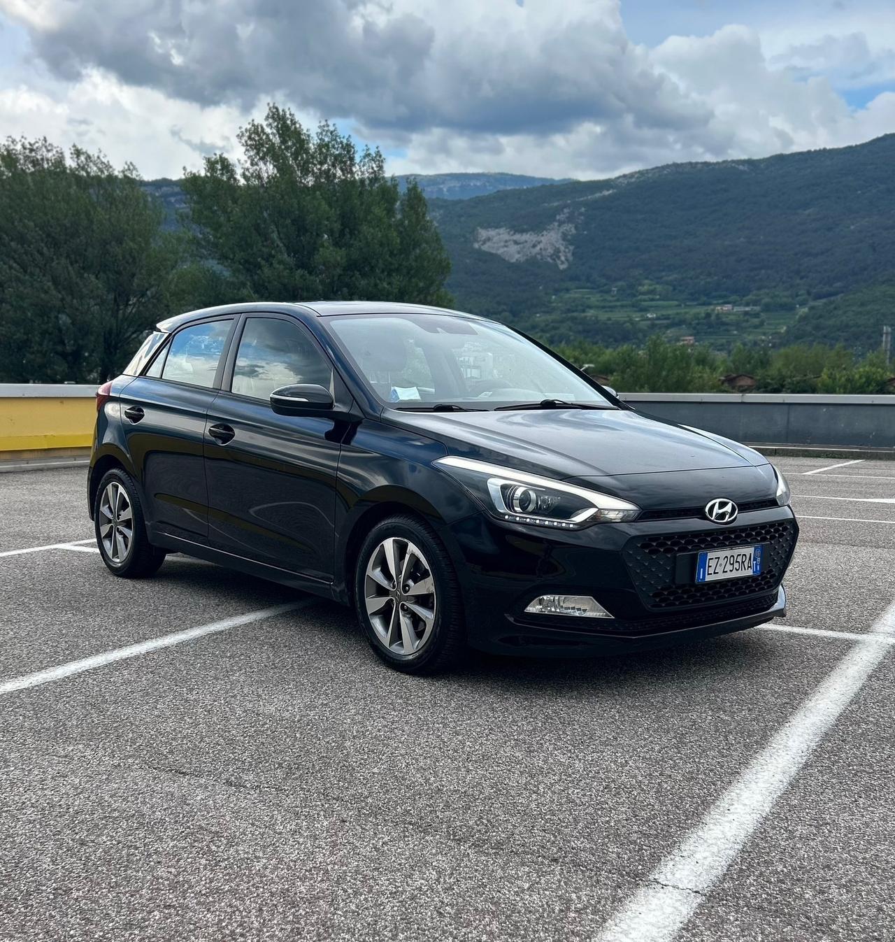 Hyundai i20 1.4 CRDi 5p Style Neopatentati 2015