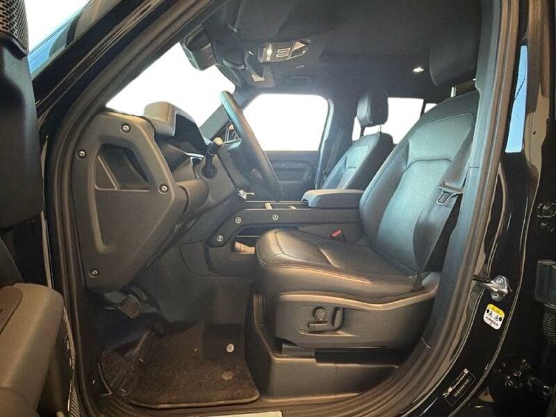 Land Rover Defender 3.0D I6 200 110 X-Dynamic SE AWD auto.