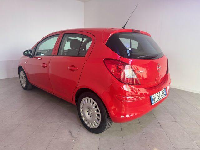 OPEL Corsa 1.2 5 porte Cosmo.
