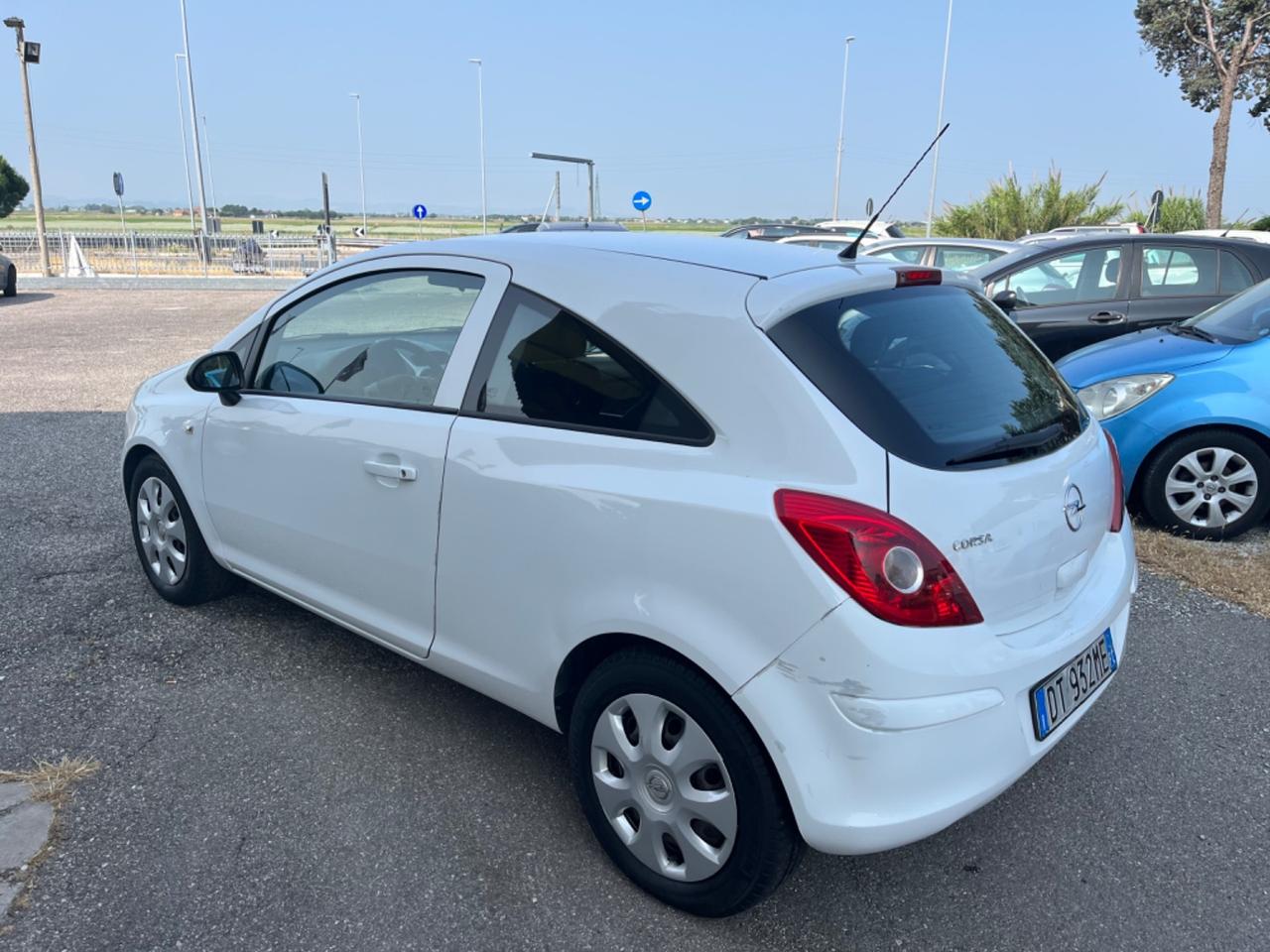 Opel Corsa 1.2 3 porte Club GPL ok neopatentati
