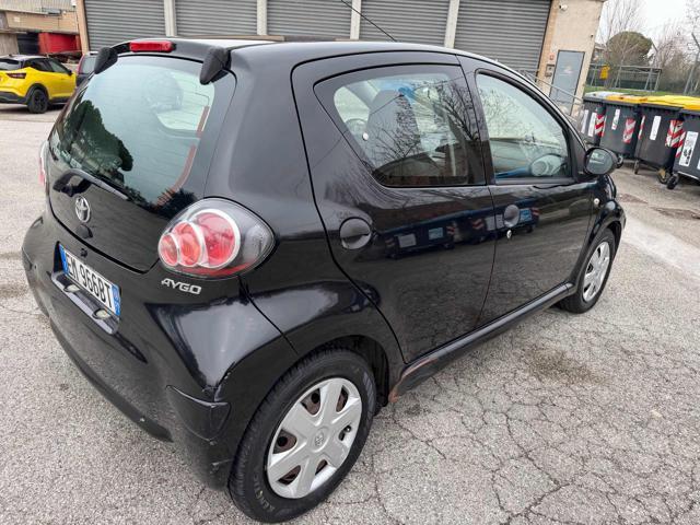 TOYOTA Aygo 1.0 12V VVT-i 5p Deep Ocean Connect Bellissima