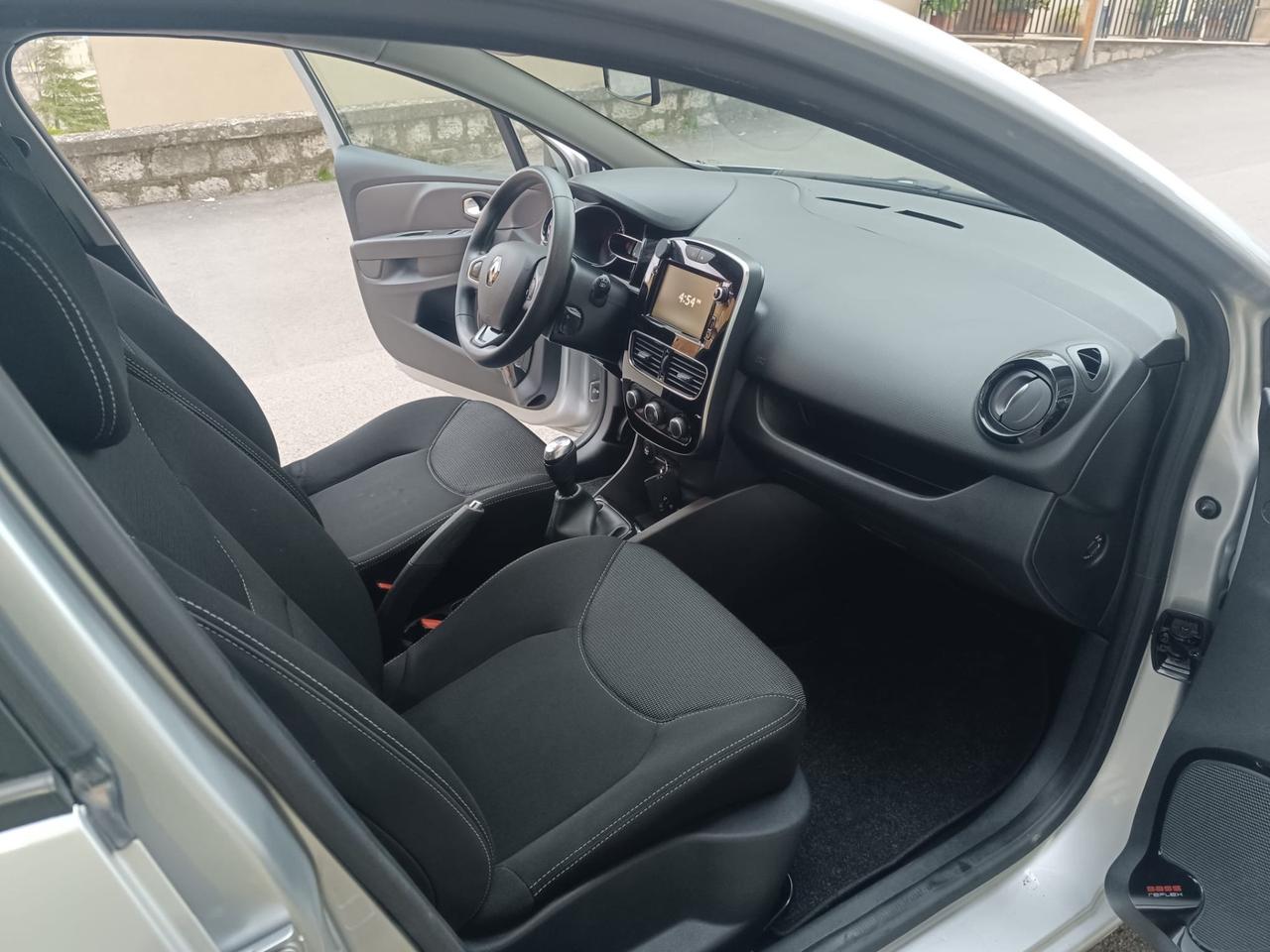 Renault Clio dCi 8V 75 CV 5 porte Moschino Intens