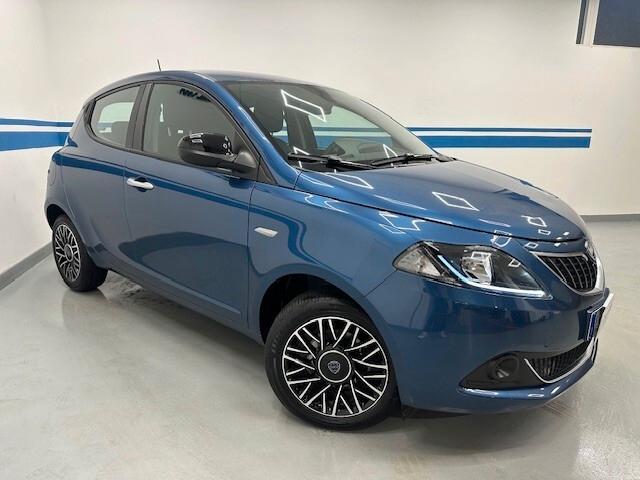 Lancia Ypsilon 1.0 firefly hybrid Gold Plus s