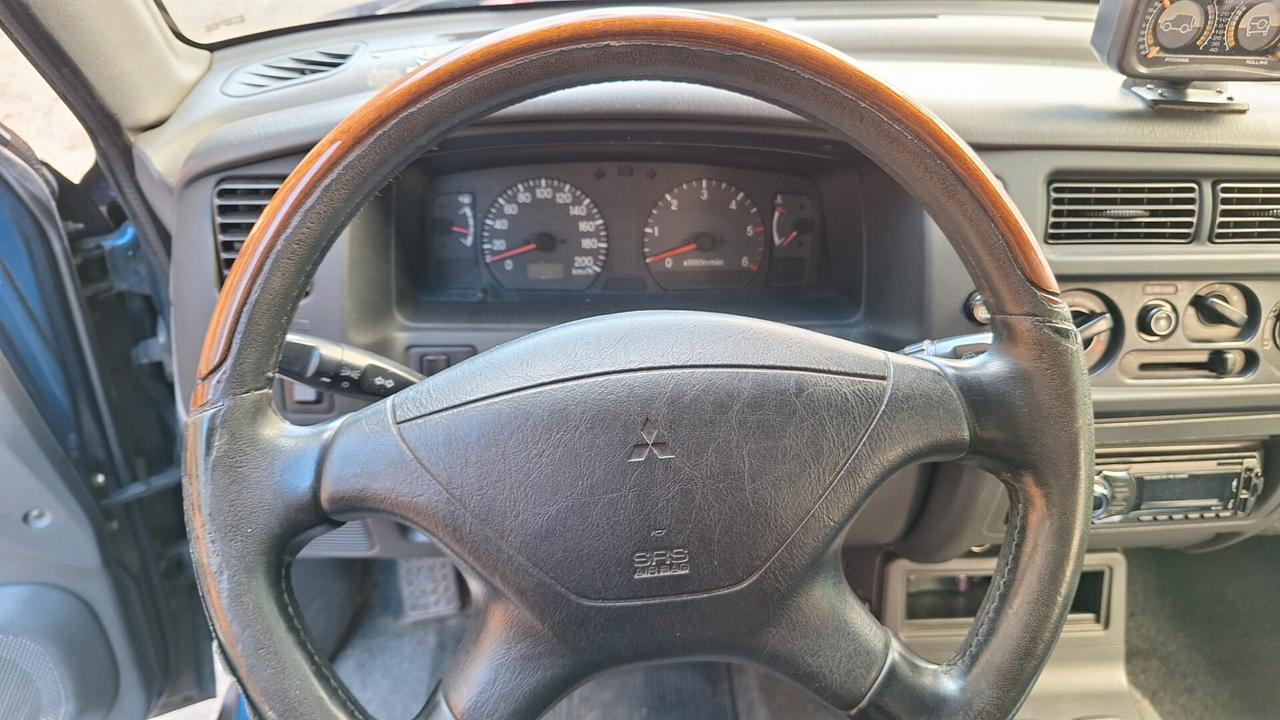 Mitsubishi Pajero Sport Pajero Sport 2.5 TDI GLX