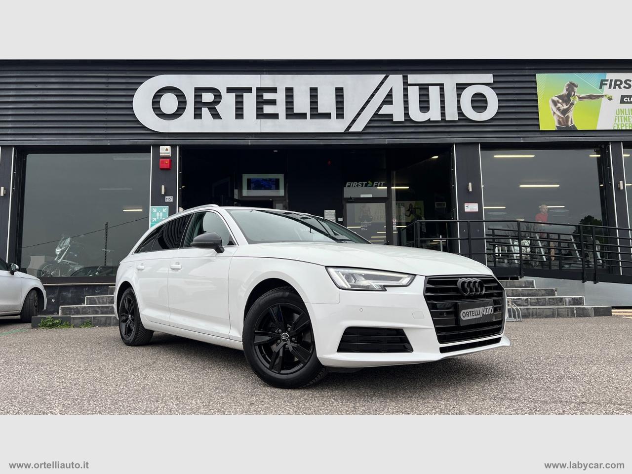 AUDI A4 Avant 30 TDI S tronic Business